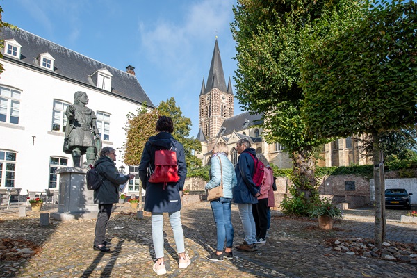 Groep geniet van het Happen en Stappen arrangement Thorn - Wessem